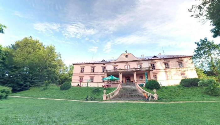 Restaurace Zamek Street View A 360deg - Osvobození 24