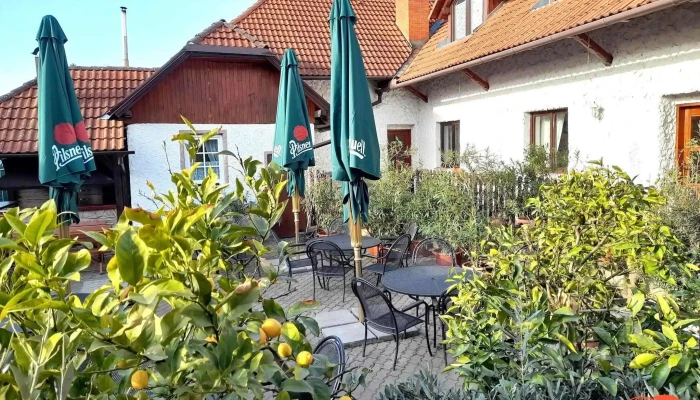 Restaurant Penzion U Buchlovskeho Zamku Nejnovejsi - Brněnská 19