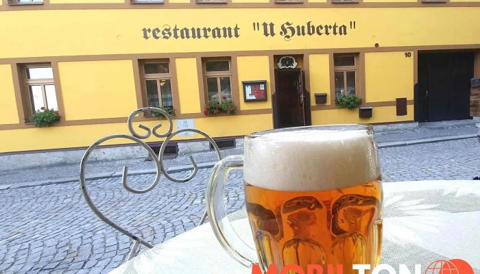 Restaurant U Huberta -  Jidlo A Piti - Bechyňovo Nám. 10