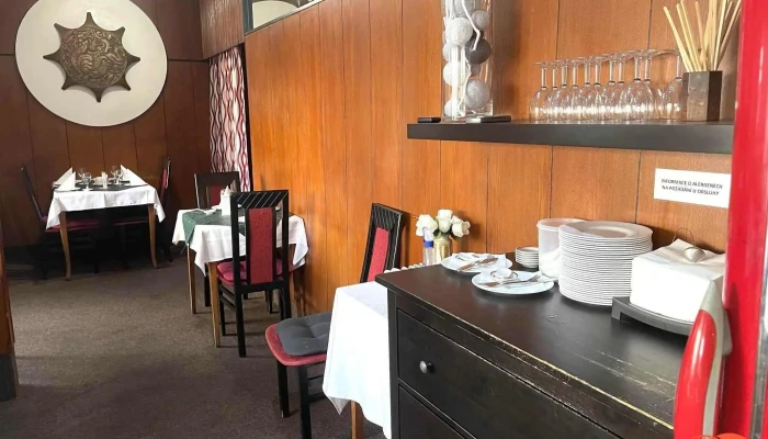 Retro Ceska Restaurace Asie Vzhled A Atmosfera - Mladá Boleslav Iii