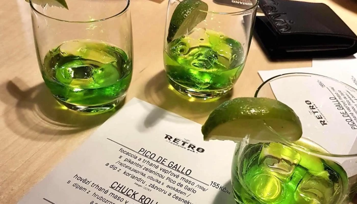 Retro Pub -  Telefon - Znojemská 58