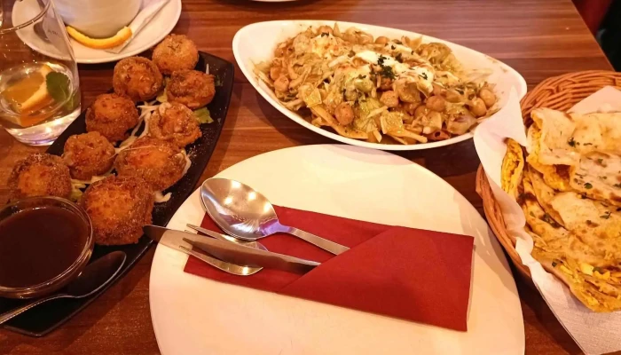 Royal Indian Restuarant -  Telefon - Kollárova 1/19