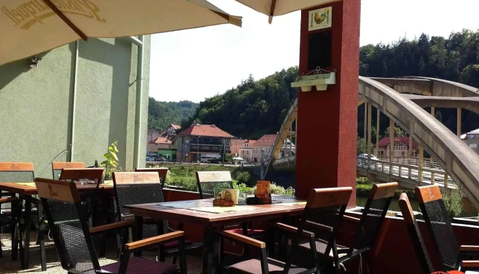 Rozmarna Roza Vzhled A Atmosfera - Brunšov