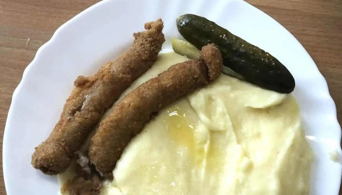 Skolni Jidelna Rodinka Sro Jidlo A Piti - Husova 391