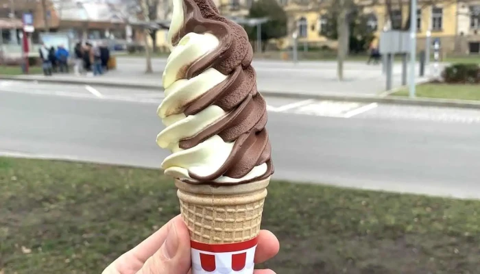 Smetanova Zmrzka Zmrzlina - Nám. 5. Května 113