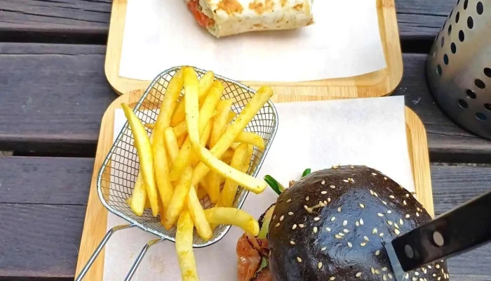 Sokolovna Bistro -  Hranolky - Tyršovo Nám. 480