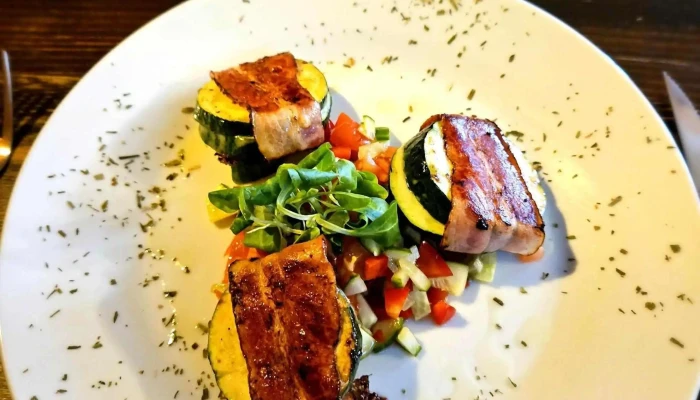 Steakbar 66 Restaurace - 92, Čsl. Armády 1553
