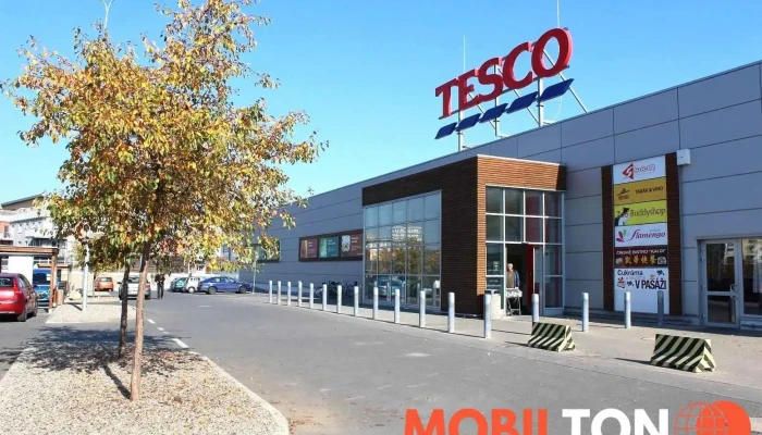 Tesco Hypermarket Čelákovice - Toušeňská 2042