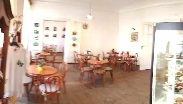 Treninkova Kavarna Splneny Sen Vzhled A Atmosfera - Nám. Míru 1