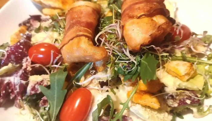 U Blaznive Slepice Salat Caesar - Mariánské Nám. 64