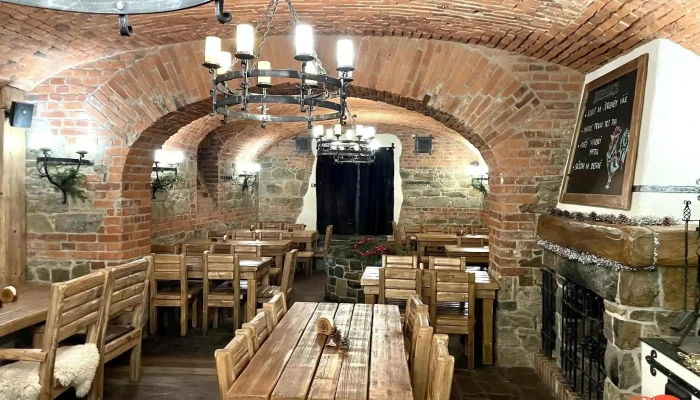 U Tří kohoutů - 746 01 Opava 1