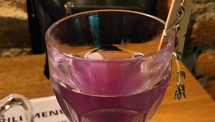 Ul   Drinks Snacks Vibes Bar - Havlíčkovo Nám. 87/87