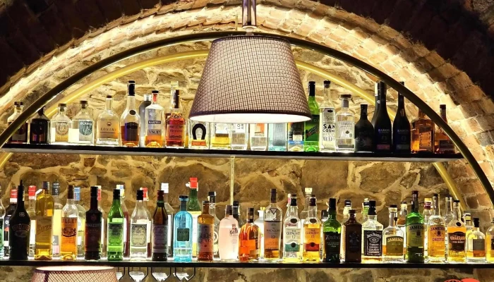 Ul   Drinks Snacks Vibes Vzhled A Atmosfera - Havlíčkovo Nám. 87/87