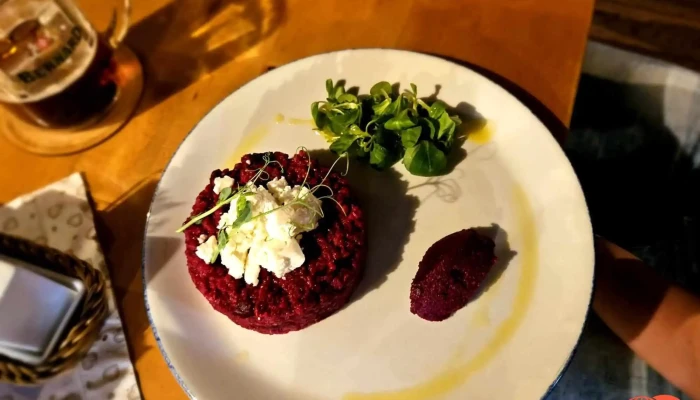 Valasska Hospoda U Janika   Restaurace Frenstat Tatarsky Biftek - Horečky 890