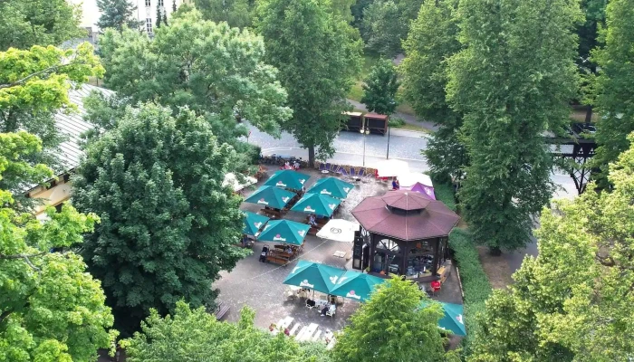 Vcelin Brana Do Městskeho Parku Bezručova 206 - Brána Do Městského Parku, Bezručova 206