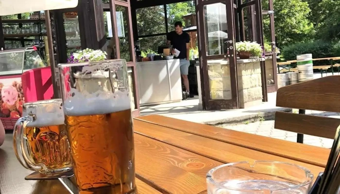 Vcelin Jidlo A Piti - Brána Do Městského Parku, Bezručova 206