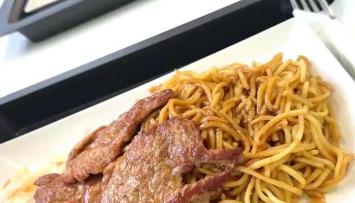 Vietnamska Restaurace Vi A Food Jidlo A Piti - Čtvrť 1. Máje 767