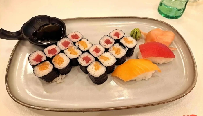 Wang Running Sushi -  Susi - Hradební 01/1