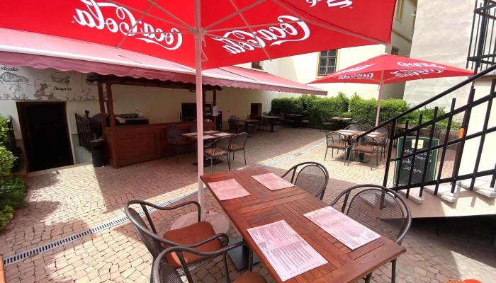 Woolies Restaurant Vse - Na Valích 387