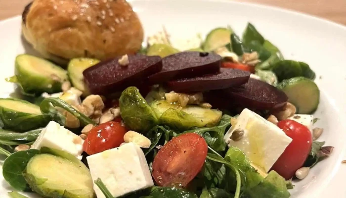 Yassan Bistro -  Jidlo A Piti - České Armády 411/9