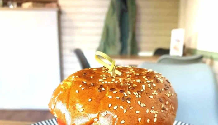 Yassan Bistro -  Otevřeno Nyni - České Armády 411/9