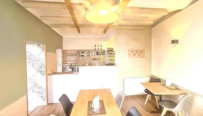 Yassan Bistro -  Street View A 360deg - České Armády 411/9