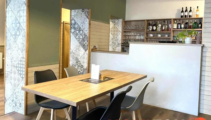 Yassan Bistro -  Vzhled A Atmosfera - České Armády 411/9