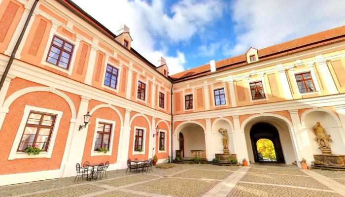 Zamek Cerveny Hradek Street View A 360deg - Jirkov