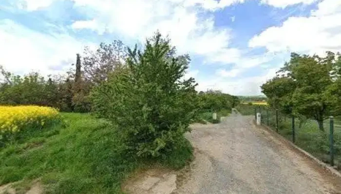 Zavrena Restaurace Podskalska Celnice Street View A 360deg - Včelařská 571