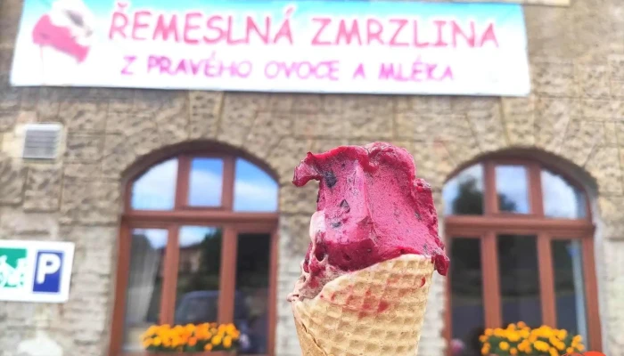 Zmrzlina Od Zrcadla Brezno Zmrzlina - Dlouhá 48